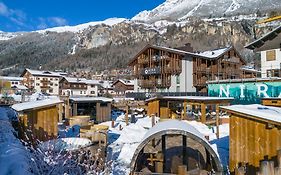 Nira Mountain Resort Futura